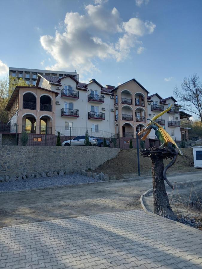 Готель River House Umanʼ Extérieur photo