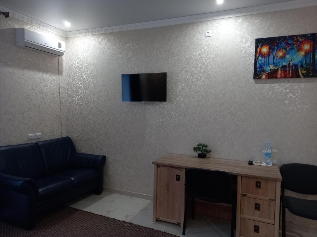 Готель River House Umanʼ Extérieur photo