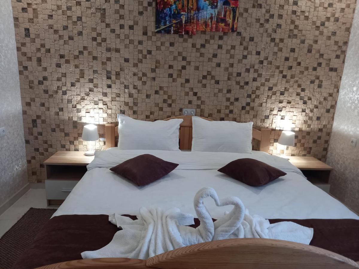 Готель River House Umanʼ Extérieur photo