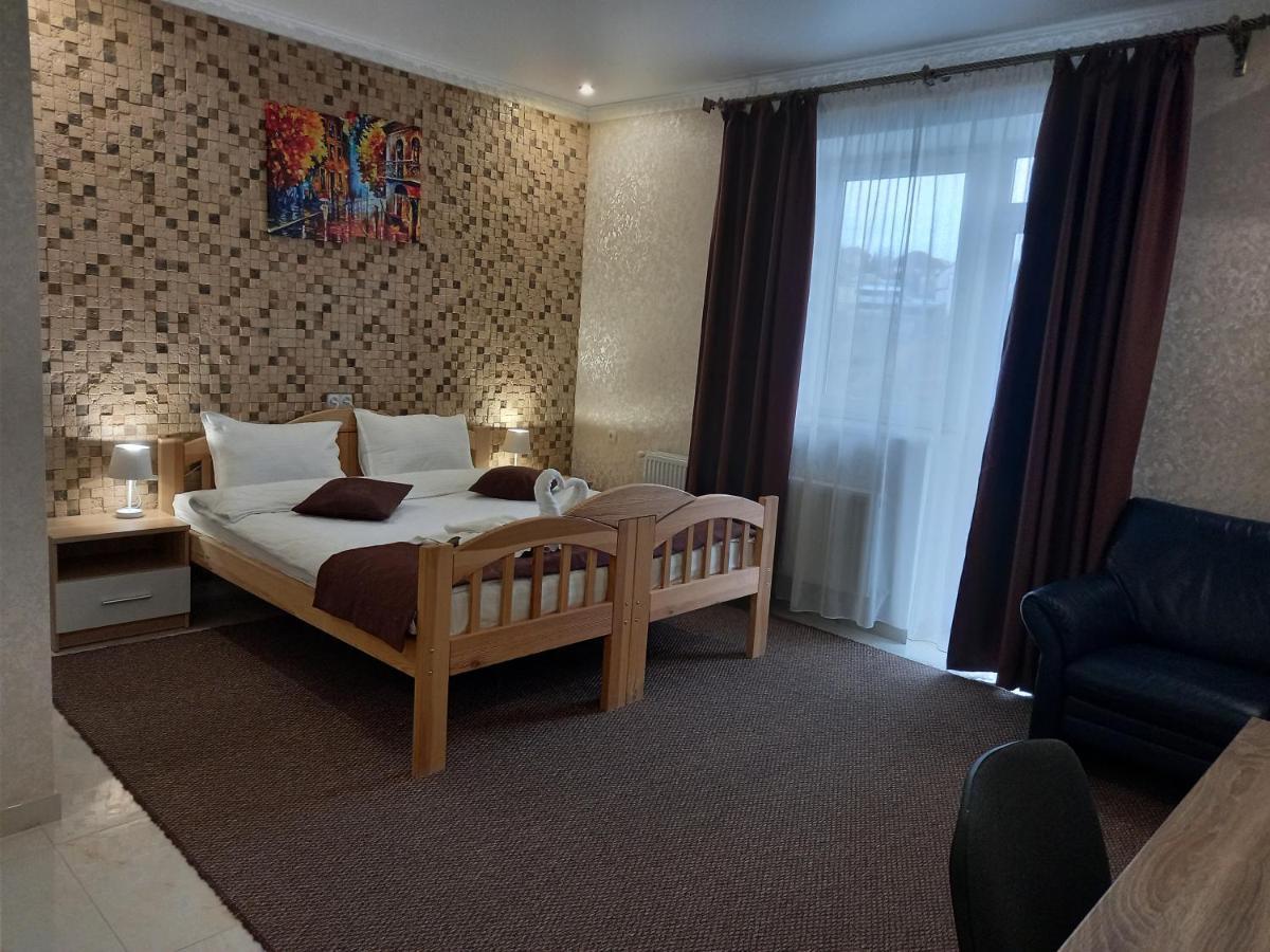 Готель River House Umanʼ Extérieur photo