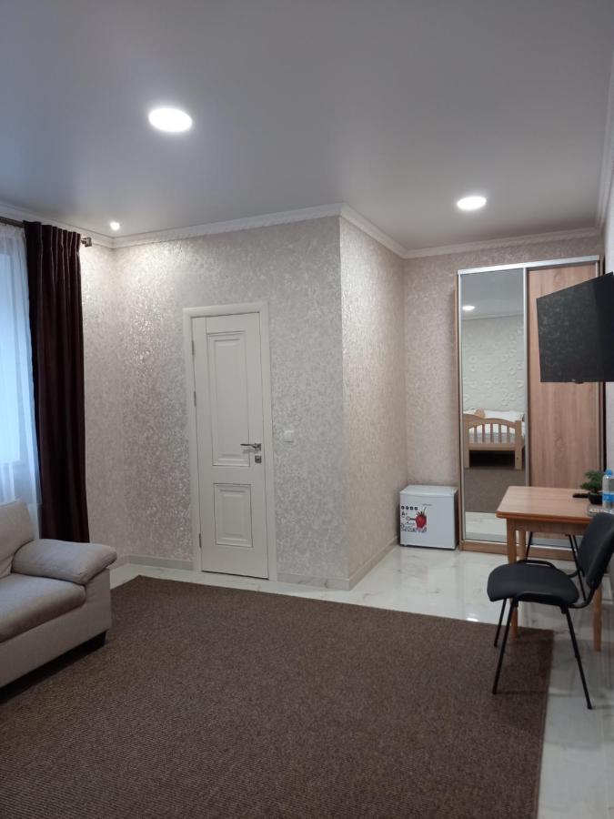 Готель River House Umanʼ Extérieur photo