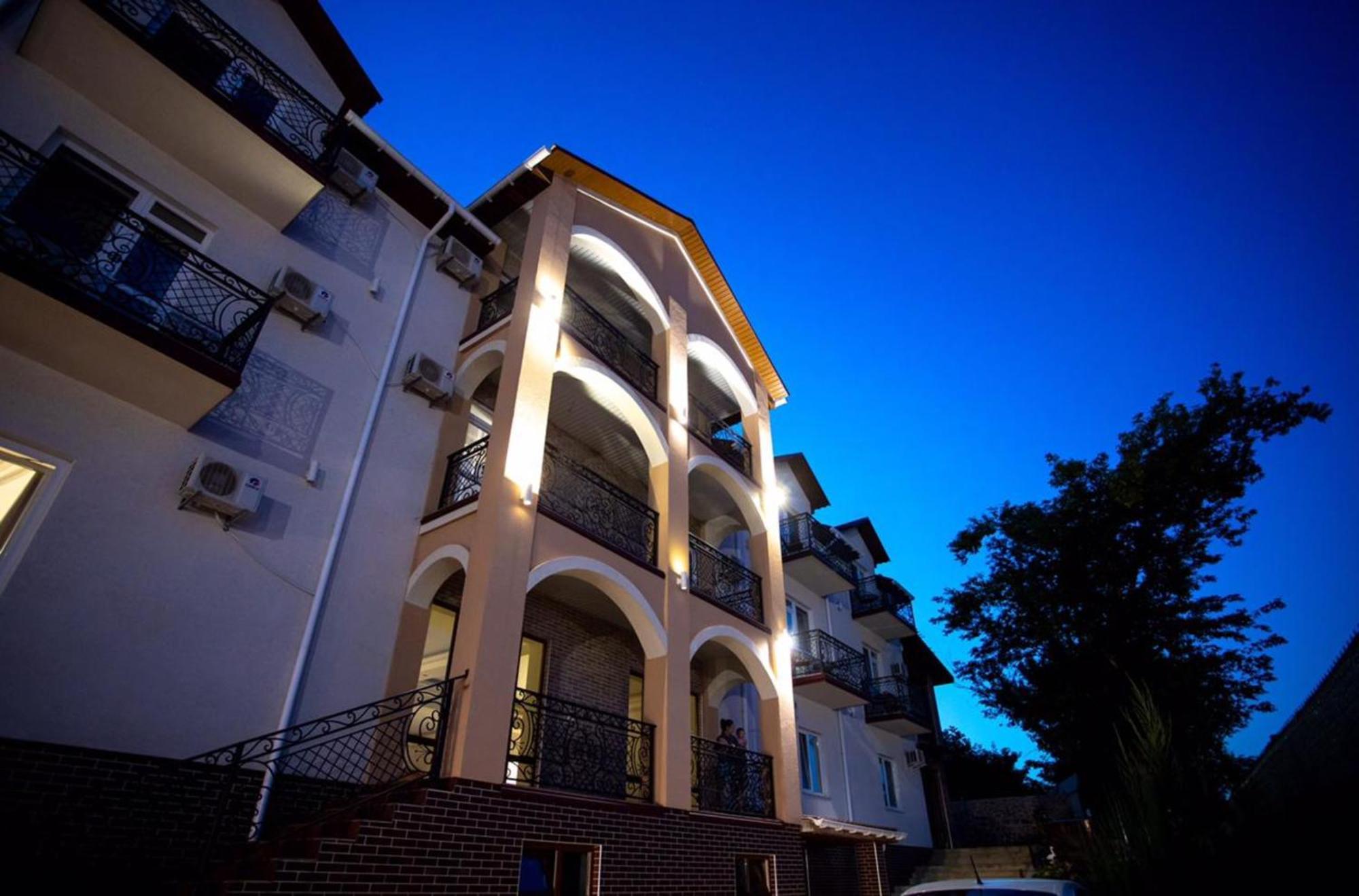 Готель River House Umanʼ Extérieur photo
