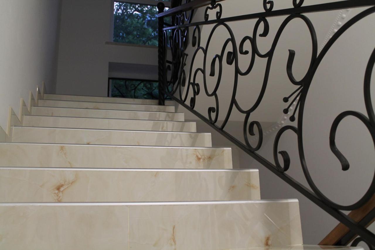 Готель River House Umanʼ Extérieur photo