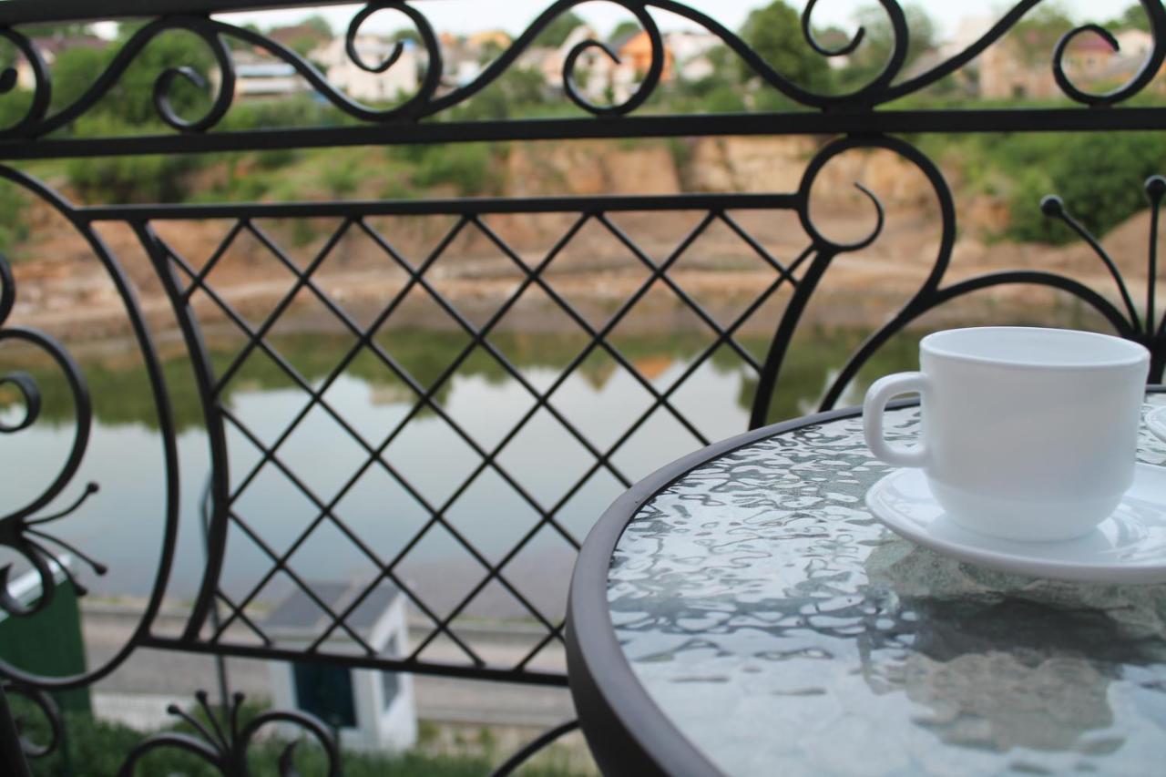 Готель River House Umanʼ Extérieur photo